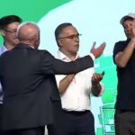 Lula aparece em cerimônia com marca na cabeça; Planalto diz que presidente passou por cauterização no couro cabeludo